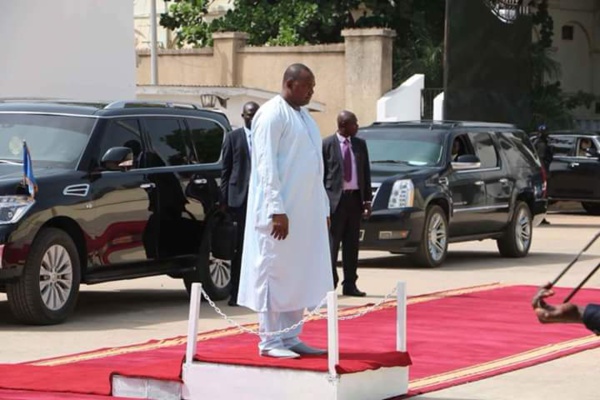 Le Pr Barrow emménage enfin à Banjul!