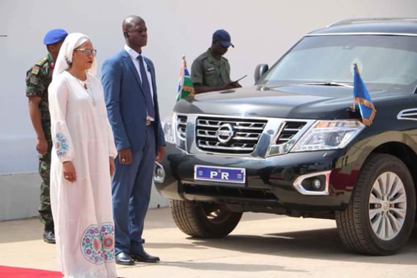 Le Pr Barrow emménage enfin à Banjul! Le Pr Barrow emménage enfin à Banjul!
