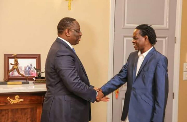 Baba Maal reçu par le Pr Macky Sall Baba Maal reçu par le Pr Macky Sall