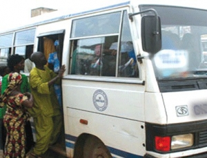 Agressions physique et verbale, disputes, injures dans les transports en commun urbains : voyage au cœur d’une vitrine de l’incivisme Agressions physique et verbale, disputes, injures dans les transports en commun urbains : voyage au cœur d’une vitrine de l’incivisme