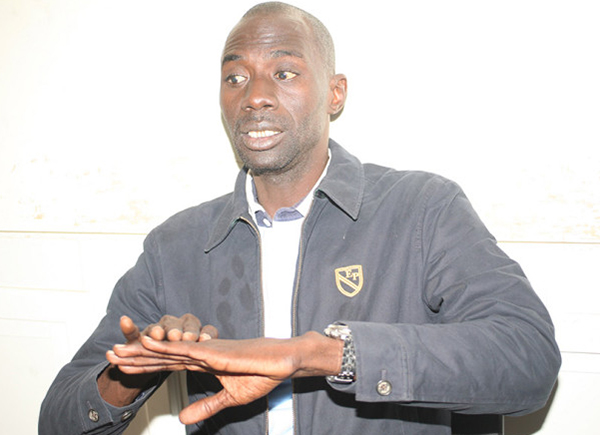 Omar Faye, président de le “Leeral Askan Wi“: « Macky Sall risque un emprisonnement politique d’ici à la présidentielle de 2019 » Omar Faye, président de le “Leeral Askan Wi“: « Macky Sall risque un emprisonnement politique d’ici à la présidentielle de 2019 »