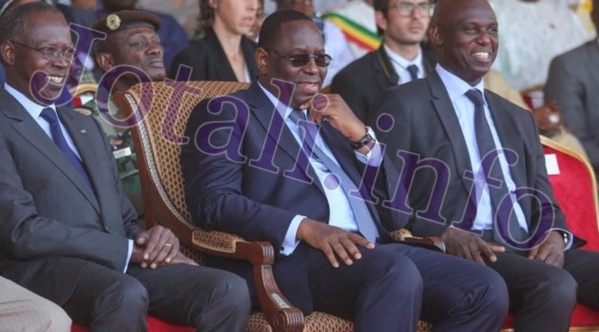 Dakar meurt de soif dans l’indifférence du ministre de l’Hydraulique, Mansour Faye, qui dépense des millions pour une cérémonie de décoration