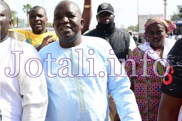 Omar Sarr : "Il faut que les Sénégalais se mobilisent pour dégager Macky Sall" Omar Sarr : "Il faut que les Sénégalais se mobilisent pour dégager Macky Sall"
