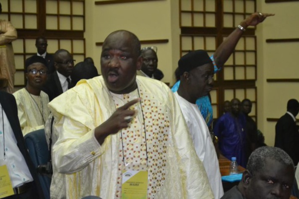 Farba Ngom se défoule sur Idrissa Seck et Ousmane Sonko Farba Ngom se défoule sur Idrissa Seck et Ousmane Sonko