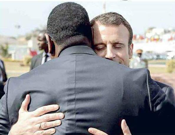 Macky achète à la France 50 000 lampadaires solaires à 1 million l’unité Macky achète à la France 50 000 lampadaires solaires à 1 million l’unité