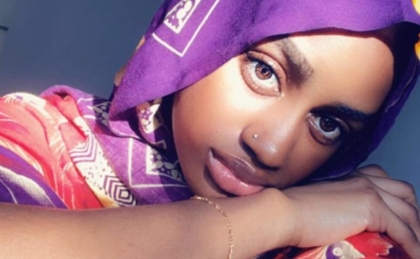 07 Photos : Aicha Ballago la sœur de Waly Seck s’essaie au foulard 07 Photos : Aicha Ballago la sœur de Waly Seck s’essaie au foulard