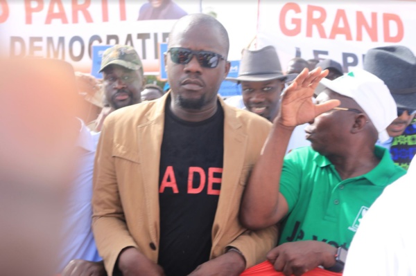 Les premières images de la manif de l'opposition Les premières images de la manif de l'opposition