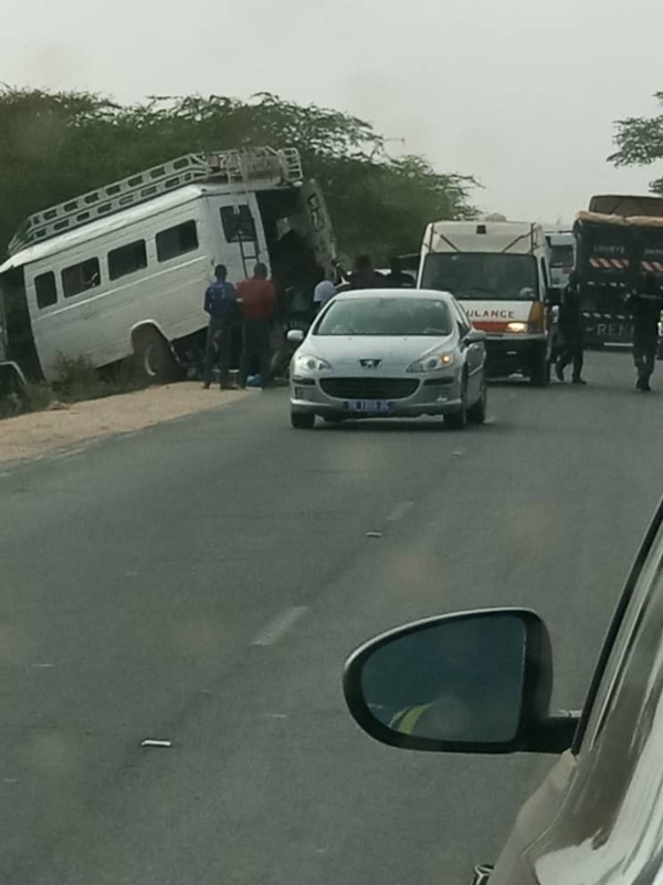 Urgent : Grave accident sur la route de Mbour Urgent : Grave accident sur la route de Mbour