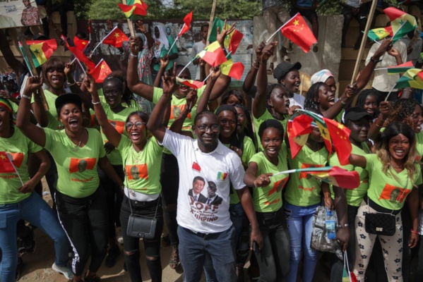 Les images de l'arrivée du Pr Chinois XI Jinping Les images de l'arrivée du Pr Chinois XI Jinping