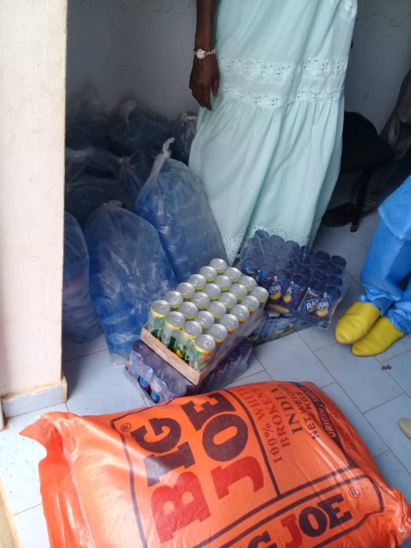 Fatoumata Ba Niang apporte son soutien aux membres de la commission de correction du C.F.E.E Fatoumata Ba Niang apporte son soutien aux membres de la commission de correction du C.F.E.E