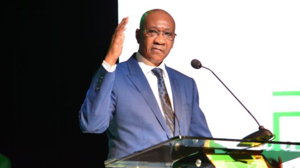 Hadjibou Soumaré remplit le Grand Théâtre et fait le buzz – Vous avez dit, "Système Ndiaga Ndiaye" ? Hadjibou Soumaré remplit le Grand Théâtre et fait le buzz – Vous avez dit, "Système Ndiaga Ndiaye" ?