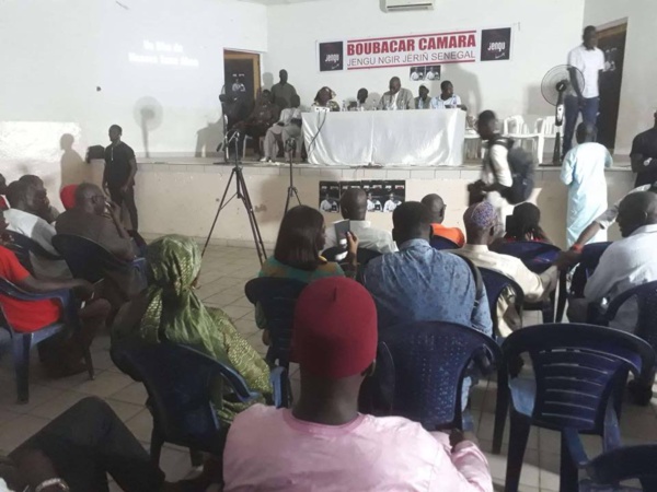 Candidat déclaré à la Présidentielle, Boubacar Camara incapable de remplir... le petit foyer de Grand Yoff  Candidat déclaré à la Présidentielle, Boubacar Camara incapable de remplir... le petit foyer de Grand Yoff