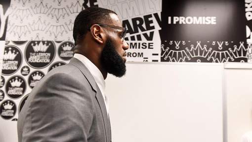 Pluie de soutiens pour LeBron James, insulté par Trump, y compris de Melania Pluie de soutiens pour LeBron James, insulté par Trump, y compris de Melania