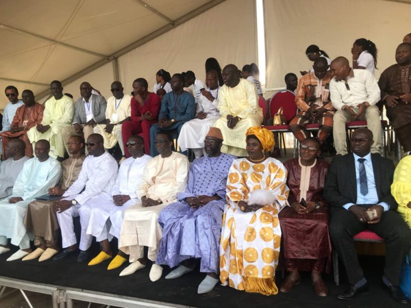 Pour faire réélire Macky Sall – Les jeunes transitaires et ambulants du Port s’organisent autour d’Ibou Sow Pour faire réélire Macky Sall – Les jeunes transitaires et ambulants du Port s’organisent autour d’Ibou Sow