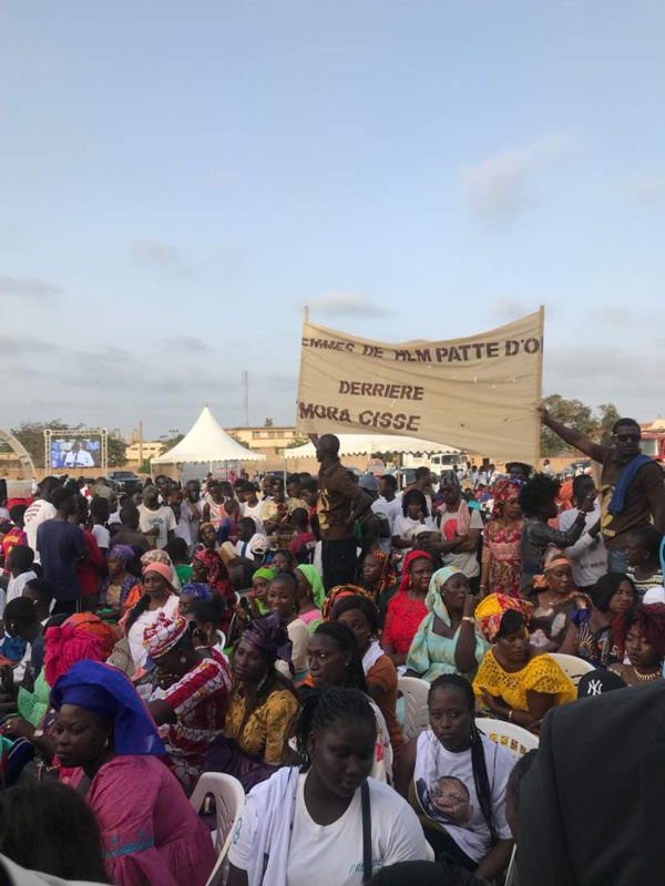 Pour faire réélire Macky Sall – Les jeunes transitaires et ambulants du Port s’organisent autour d’Ibou Sow
