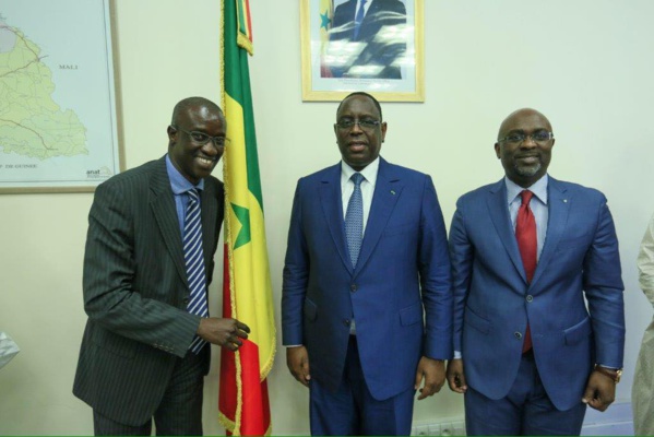 Ousmane Kanté aux côtés du Pr Macky et du Dg des Impots et Domaines, Cheikh Bâ Ousmane Kanté aux côtés du Pr Macky et du Dg des Impots et Domaines, Cheikh Bâ