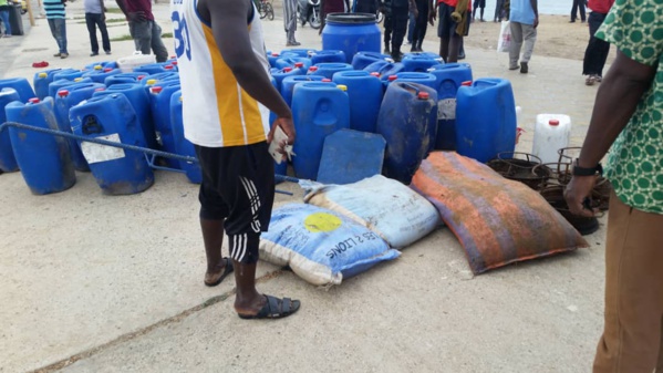 Exclusif : Révélations sur la pirogue de migrants qui a échoué à la Porte du Millénaire Exclusif : Révélations sur la pirogue de migrants qui a échoué à la Porte du Millénaire