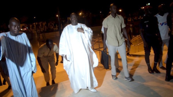 Dialogue politique dans l’impasse : que fait Macky Sall à Touba à la veille de la Tabaski ? Dialogue politique dans l’impasse : que fait Macky Sall à Touba à la veille de la Tabaski ?