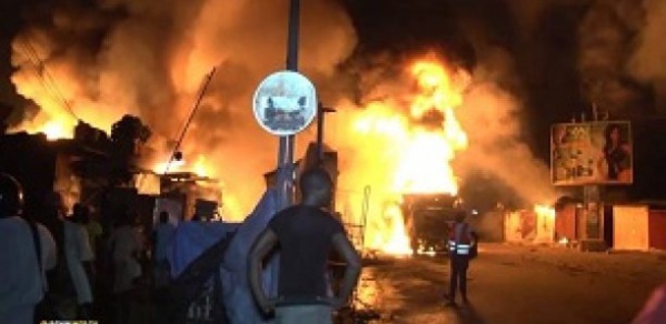 Incendie au marché Zinc de Kaolack Incendie au marché Zinc de Kaolack