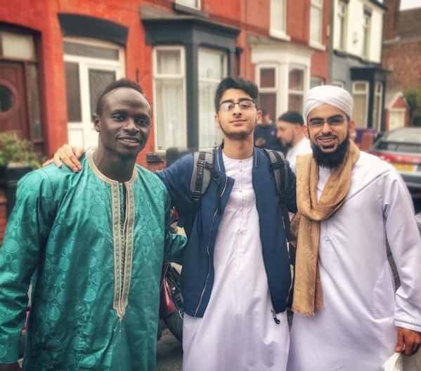 En images, la Tabaski de Sadio Mané