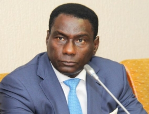 Cheikh Kanté distribue des enveloppes aux imams de Thiès pour la réélection du président Macky Sall