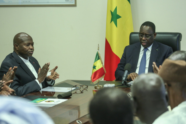 Remise Rapports du Médiateur de la République (IMAGES)