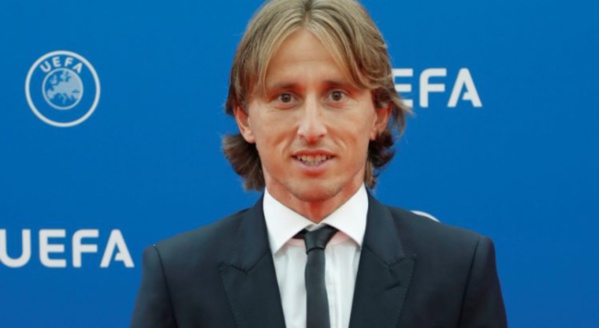 Luka Modric élu joueur de l'année UEFA Luka Modric élu joueur de l'année UEFA