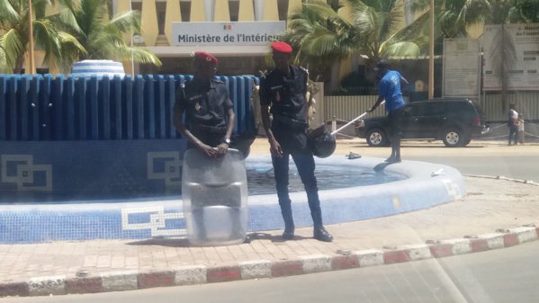 Un important dispositif sécuritaire déployé devant le ministère de l’Intérieur Un important dispositif sécuritaire déployé devant le ministère de l’Intérieur