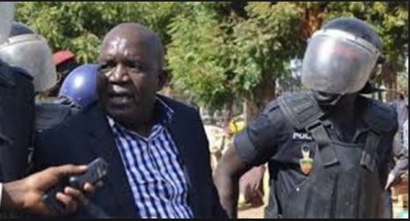 Oumar Sarr (Pds) : "On a été séquestré pendant toute une nuit avant d'être libéré" Oumar Sarr (Pds) : "On a été séquestré pendant toute une nuit avant d'être libéré"