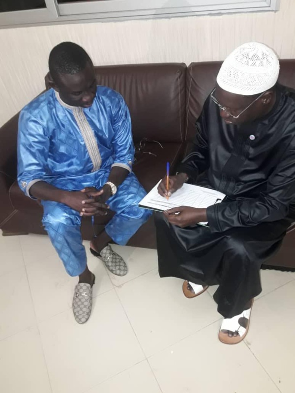 Le chanteur Pape Diouf parraine Macky Sall Le chanteur Pape Diouf parraine Macky Sall