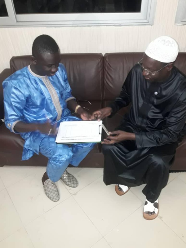 Le chanteur Pape Diouf parraine Macky Sall Le chanteur Pape Diouf parraine Macky Sall