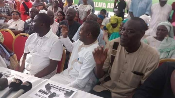 Les images du lancement du parrainage du candidat Khalifa Sall Les images du lancement du parrainage du candidat Khalifa Sall