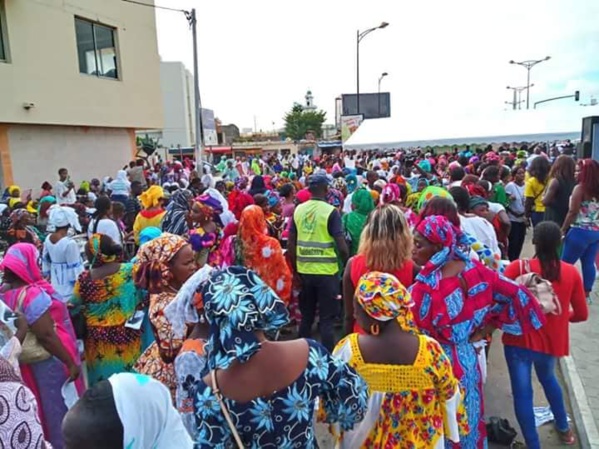 Les images du lancement du parrainage du candidat Khalifa Sall Les images du lancement du parrainage du candidat Khalifa Sall