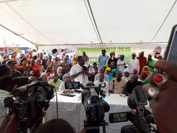 Les images du lancement du parrainage du candidat Khalifa Sall Les images du lancement du parrainage du candidat Khalifa Sall