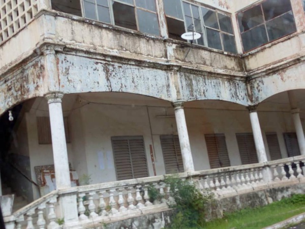 Arrêt sur image ! Regardez l'état de délabrement de la Préfecture de Tamba Arrêt sur image ! Regardez l'état de délabrement de la Préfecture de Tamba