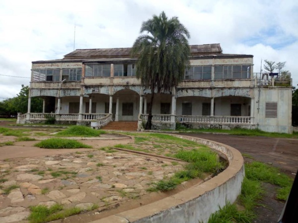 Arrêt sur image ! Regardez l'état de délabrement de la Préfecture de Tamba Arrêt sur image ! Regardez l'état de délabrement de la Préfecture de Tamba