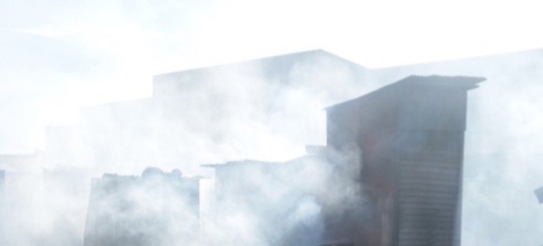 Un magazin de tissus brûle à Sandaga Un magazin de tissus brûle à Sandaga