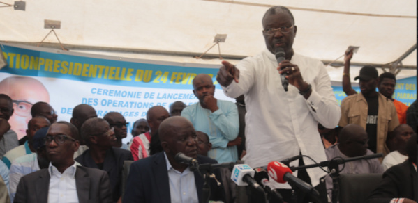 Babacar Gaye- " Il faut y aller avec intelligence pour terrasser Macky Sall " Babacar Gaye- " Il faut y aller avec intelligence pour terrasser Macky Sall "