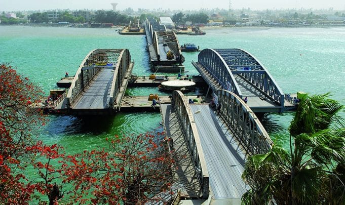 Le pont Faidherbe de Saint-Louis fermé !