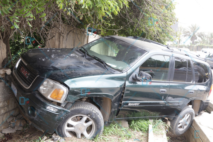 (Photos) Accident sur la corniche à hauteur de la cité Claudel : Bilan un mort (Photos) Accident sur la corniche à hauteur de la cité Claudel : Bilan un mort