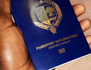 Colère noire de détenteurs de passeports diplomatiques