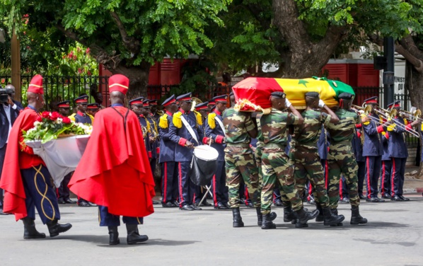 Suite images levée du corps du ministre , Bruno Diatta chef de protocole du Président Suite images levée du corps du ministre , Bruno Diatta chef de protocole du Président