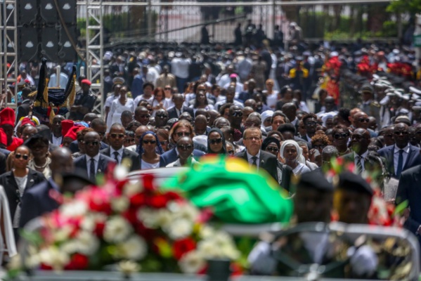 Suite images levée du corps du ministre , Bruno Diatta chef de protocole du Président Suite images levée du corps du ministre , Bruno Diatta chef de protocole du Président