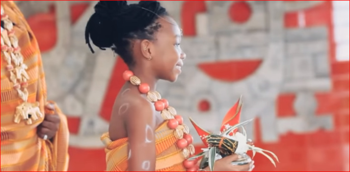 Vidéo: Mbathio débarque en Côte d’Ivoire pour…
