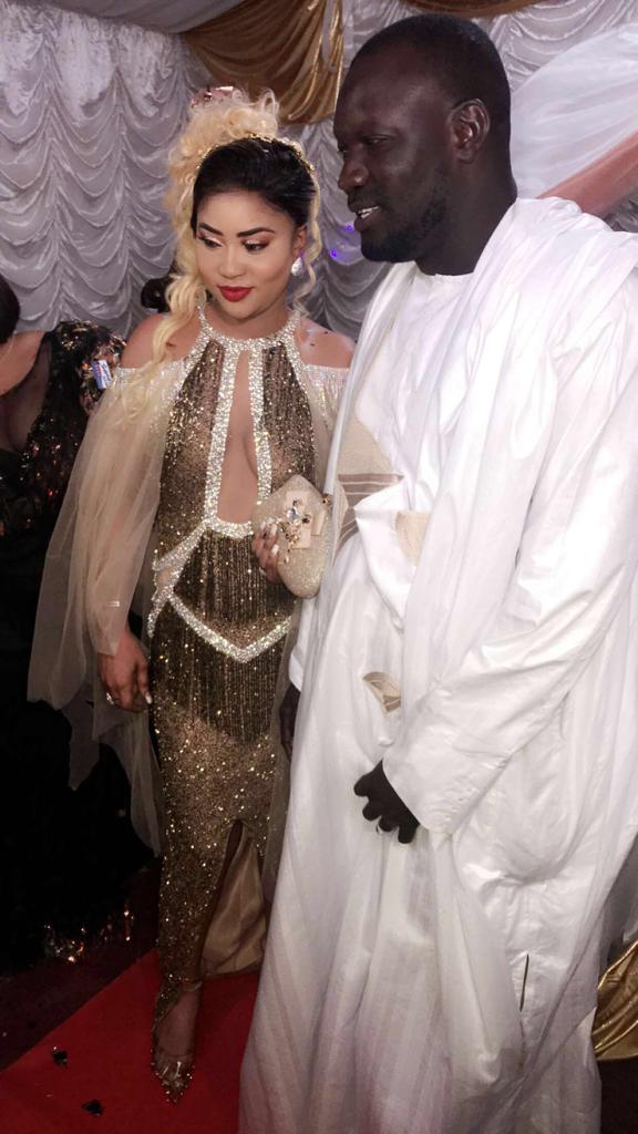 Carnet Rose :Le Jet setteur Sidi Diop s'est marié. Vivez en image le mariage du businessman sidy diop et sa bien aimé Beukkeu Laye. Carnet Rose :Le Jet setteur Sidi Diop s'est marié. Vivez en image le mariage du businessman sidy diop et sa bien aimé Beukkeu Laye.