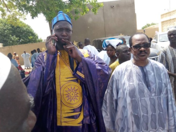 Touba – Madické Niang obtient la bénédiction du Khalife pour sa candidature en 2019… Touba – Madické Niang obtient la bénédiction du Khalife pour sa candidature en 2019…