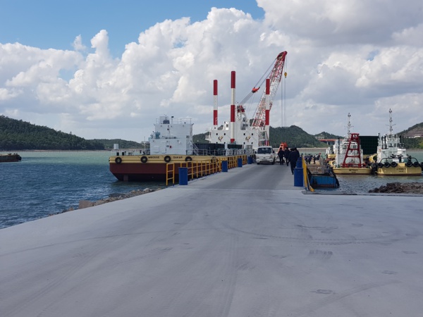 Mme Ndéye Tické Ndiaye DIOP, Dg de l’ANAM, réceptionne des navires... Mme Ndéye Tické Ndiaye DIOP, Dg de l’ANAM, réceptionne des navires...