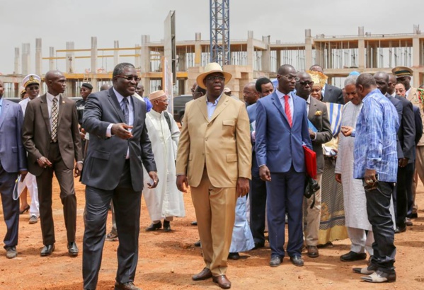 Vente illégale de plusieurs hectares dans la forêt classé de Diamniadio- Deux prédateurs fonciers "déchirent" la mise en garde du Pr Macky Sall Vente illégale de plusieurs hectares dans la forêt classé de Diamniadio- Deux prédateurs fonciers "déchirent" la mise en garde du Pr Macky Sall