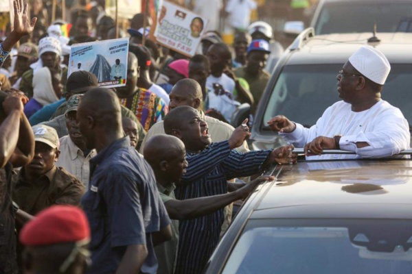 Quand Macky reconnait le mérite de son "poulain" Matar Diop Quand Macky reconnait le mérite de son "poulain" Matar Diop