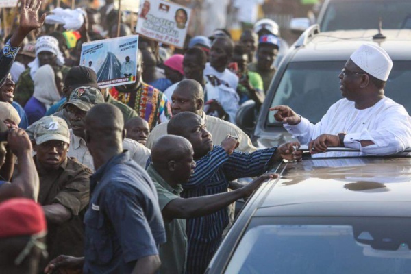 Quand Macky reconnait le mérite de son "poulain" Matar Diop Quand Macky reconnait le mérite de son "poulain" Matar Diop